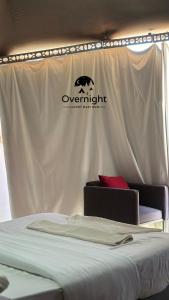 Rum Overnight luxury& jeep