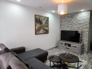 New build flat - Walking distance from the airport