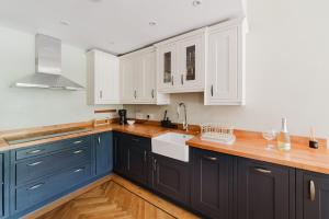 Long Term Business Relocators Luxury Canary Wharf 2 Bed Flat