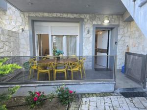 Stoa Luxury Apartment