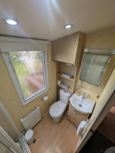 Red Squirrel Holiday Home in the Countryside, 10 mins to Lligwy Beach