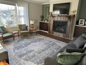 Belvidere Mountain Vista Home by Long Trail, Jay Peak, Smuggs