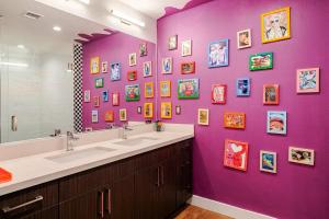 Colorful penthouse near DTLA