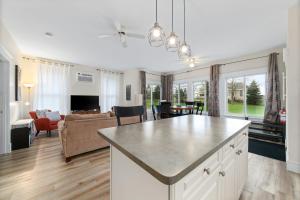 The Warbler - 12 Meadowview