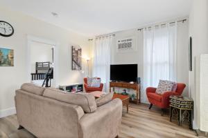 The Warbler - 12 Meadowview