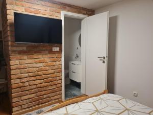 Soba tete Tile - Hiša ob gozdu 