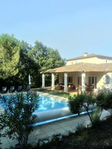 Villas Superbe maison neo provencale avec piscine privee : photos des chambres