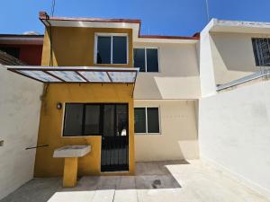 Sensity Home Benavente 2 Casa Familiar 3 habitaciones, cochera,