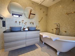 Somptueuse Villa à 5 minutes de Deauville, 18 couchages, piscine, billard, salle de jeux