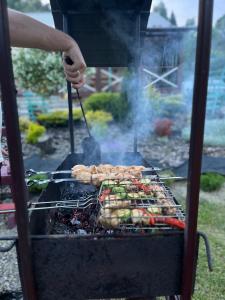 "Глиняна хатинка"