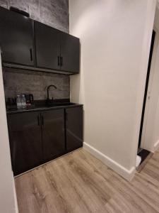 Stylish Studio - Modern Touch - Prime Al Aqiq Spot