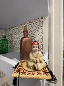 The Blue & White Perle 2