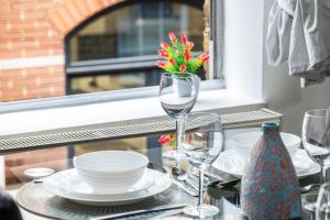 Premier Liverpool Street 2BR Apartment City Centre