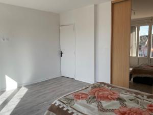 Appartements Apartment for rent in Le Blan-Mesnil : photos des chambres