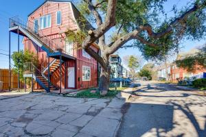 3 Mi to Dtwn Historic Gem with City Views in Dallas