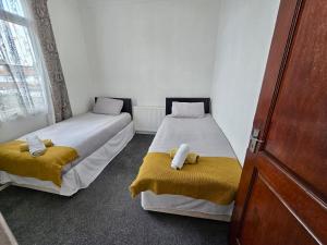 Spacious Family Friendly 4-Bed Holiday Home