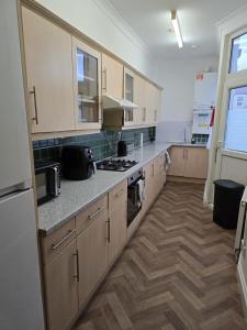 Spacious Family Friendly 4-Bed Holiday Home