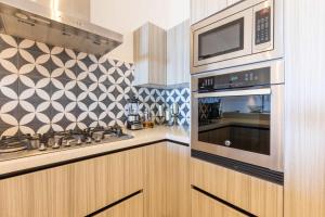 Cerritos Luxury Ocean Views & Resort Style Pool