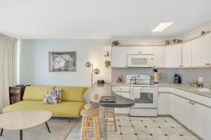 Steps to the Beach! Gorgeous Ocean-View Condo with Complimentary Parking (12508)