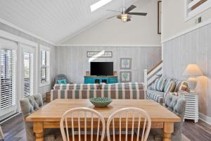 Pineapple Paradise by Pier 42 Vacations