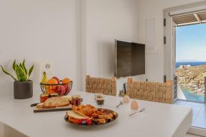 Alia Summer Rest Cyano, Tinos