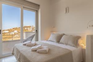 Alia Summer Rest Cyano, Tinos