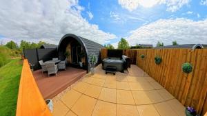 Newmore Highland Pods with Hot Tubs on NC500
