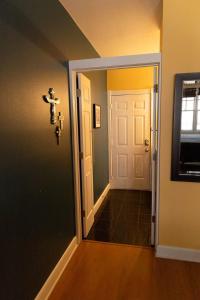 Bella Paradiso 11 King Bed Studio Walk to Downtown