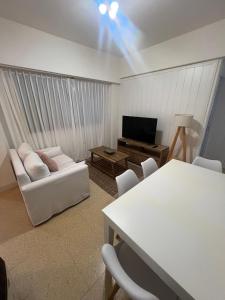 Check and Home - Aristobulo - 4 Huéspedes en Playa Chica con Terraza con Vista al Mar