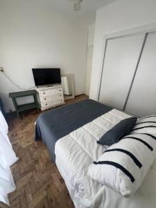 Check and Home - Aristobulo - 4 Huéspedes en Playa Chica con Terraza con Vista al Mar