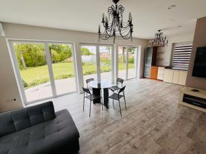 Menulio Misko Nights