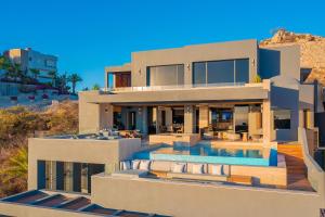 Maison de Cortes by Cabo Villas