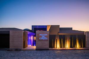 Maison de Cortes by Cabo Villas