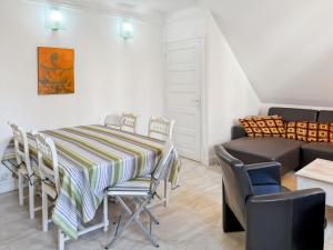 Maisons de vacances La maison des Hortensias Vic-Sur-Cere, 10 pers : photos des chambres