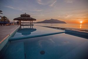 Villa Bahia de los Frailes by Cabo Villas