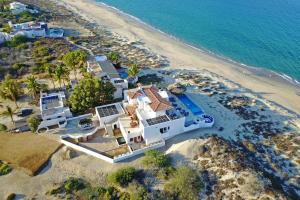 Villa Bahia de los Frailes by Cabo Villas