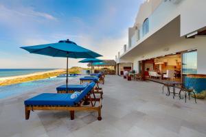 Villa Bahia de los Frailes by Cabo Villas