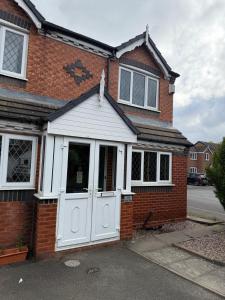 Premium Room For Family & Solo in Birmingham