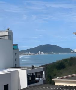 Flat ao lado do Mar Four Season