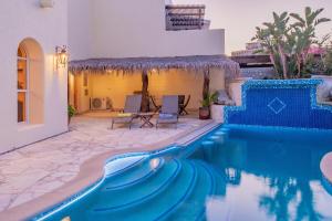 Villa De La Luz by Cabo Villas