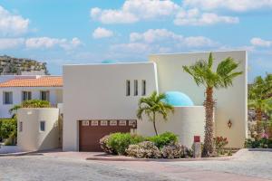 Villa De La Luz by Cabo Villas