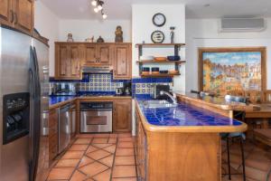 Villa de Tres Hermanas by Cabo Villas