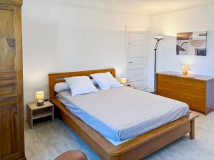 Maisons de vacances La maison Hortensias Vic-Sur-Cere - 6pers : photos des chambres