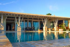 Villa Piedra Blanca by Cabo Villas