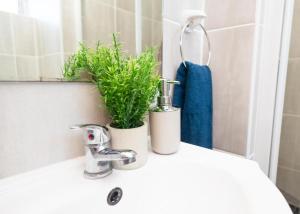 Glenconder Home Away From Home