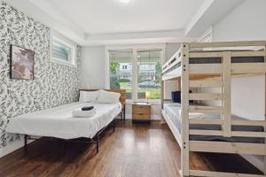 Stylish Duplex Near Downtown & East Nashville Fun