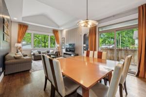 Stylish Duplex Near Downtown & East Nashville Fun