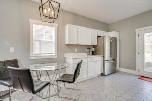 Pet-Friendly Minneapolis Home about 6 Mi to Dtwn!