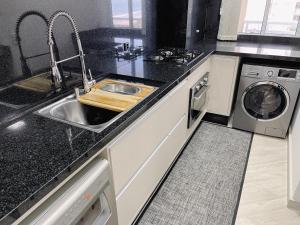 AP 402 - Frente Mar, Home Office, Condomínio Clube com Open Mall, próximo ao Beto Carrero e Aeroporto