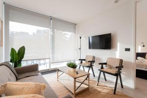 Prime Las Condes Escape Modern 2BR for 4